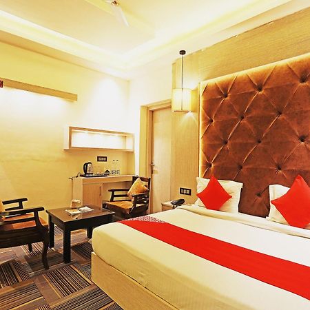 Fabhotel Ronald Inn Faridabad Exterior photo