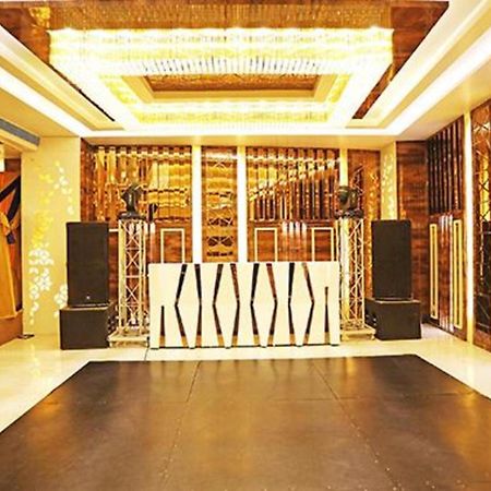 Fabhotel Ronald Inn Faridabad Exterior photo