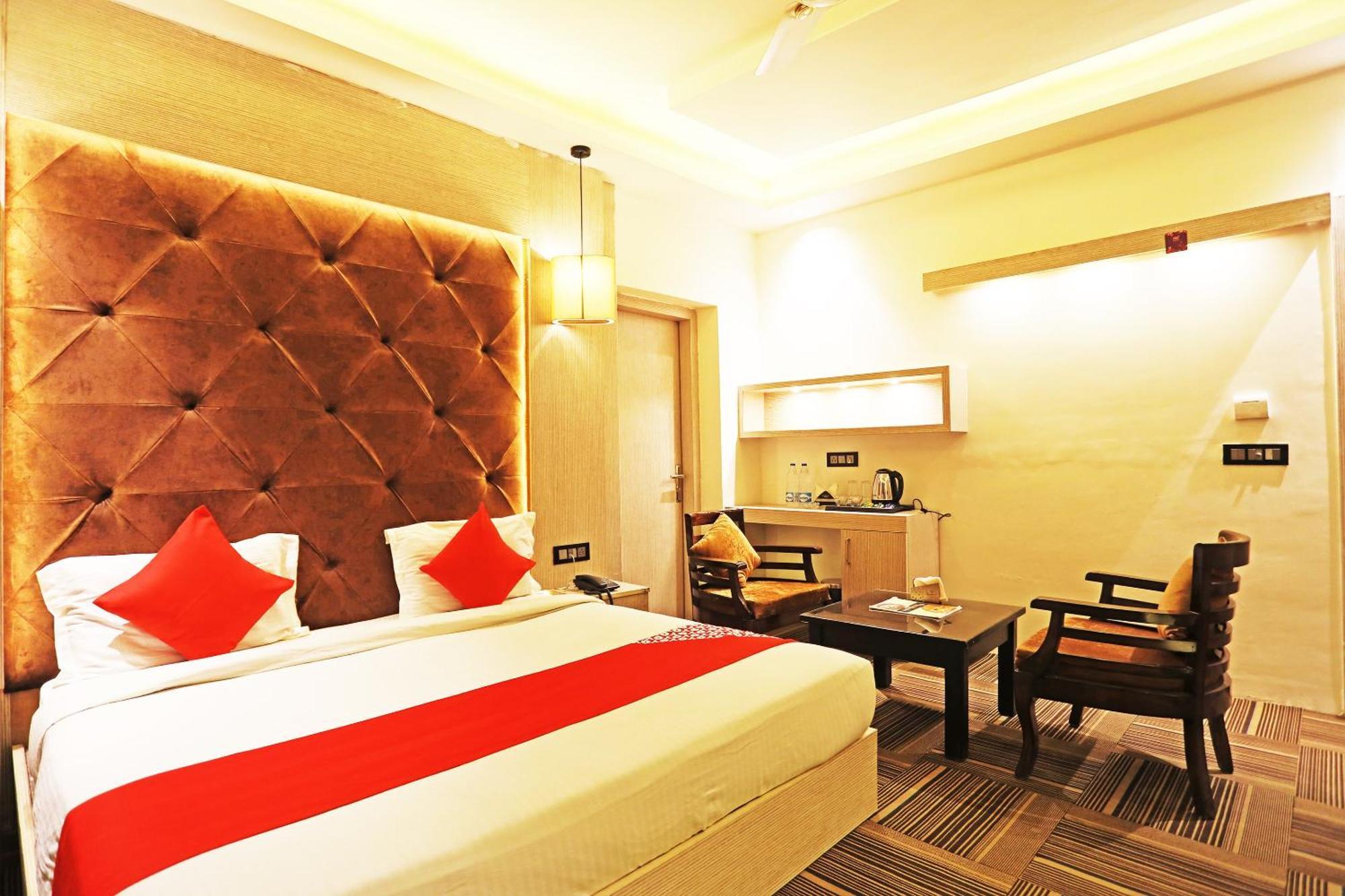 Fabhotel Ronald Inn Faridabad Exterior photo