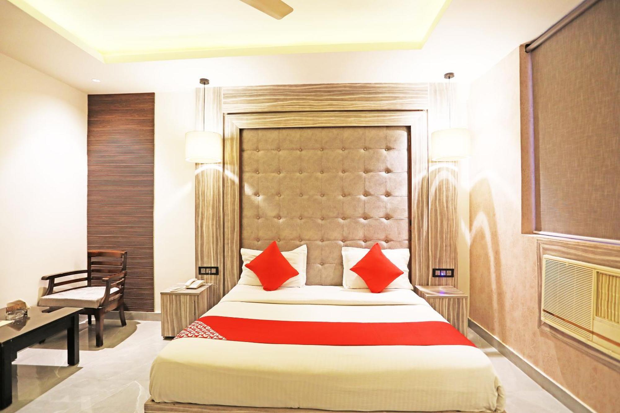 Fabhotel Ronald Inn Faridabad Exterior photo