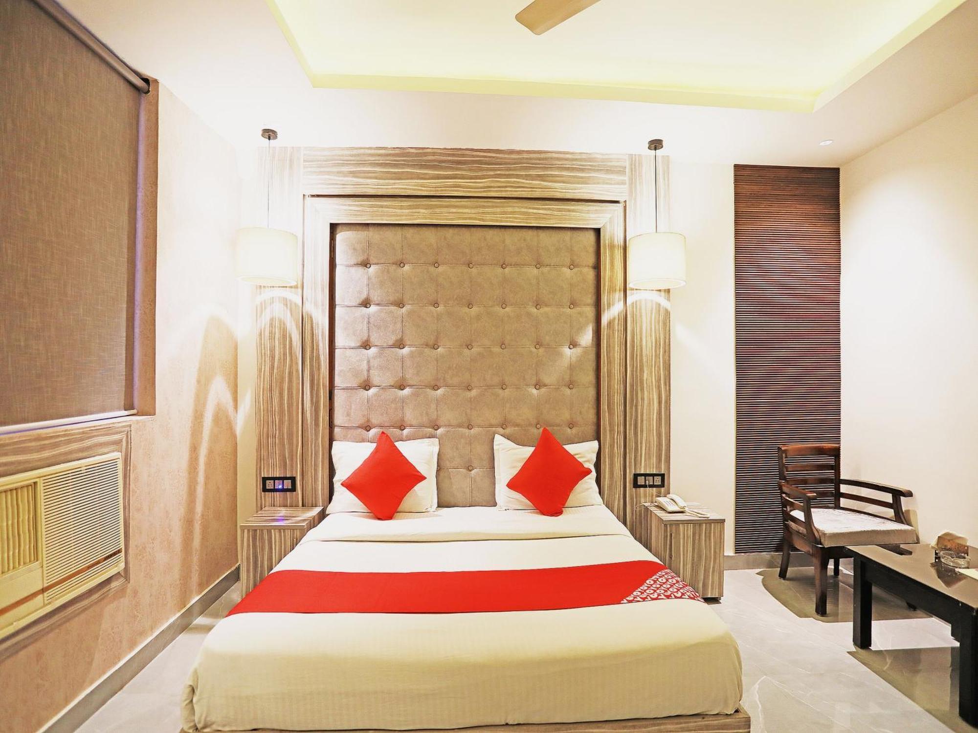 Fabhotel Ronald Inn Faridabad Exterior photo